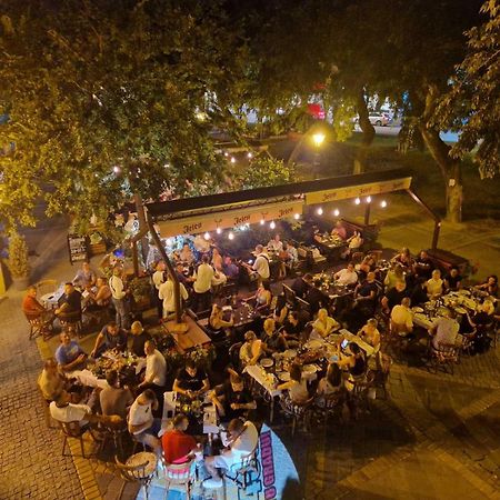 Restoran Orijent 5 Aparthotel Sombor Bagian luar foto