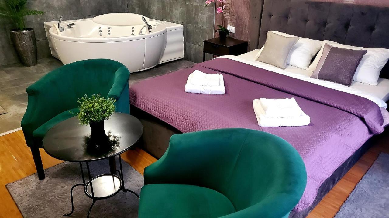 Restoran Orijent 5 Aparthotel Sombor Bagian luar foto