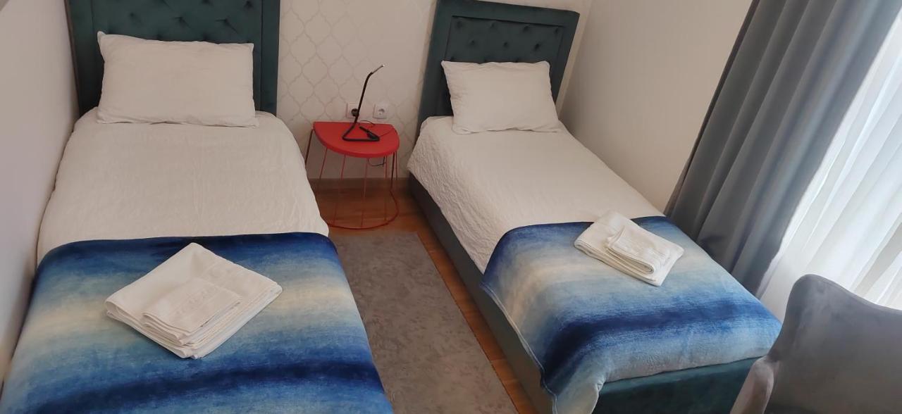 Restoran Orijent 5 Aparthotel Sombor Bagian luar foto