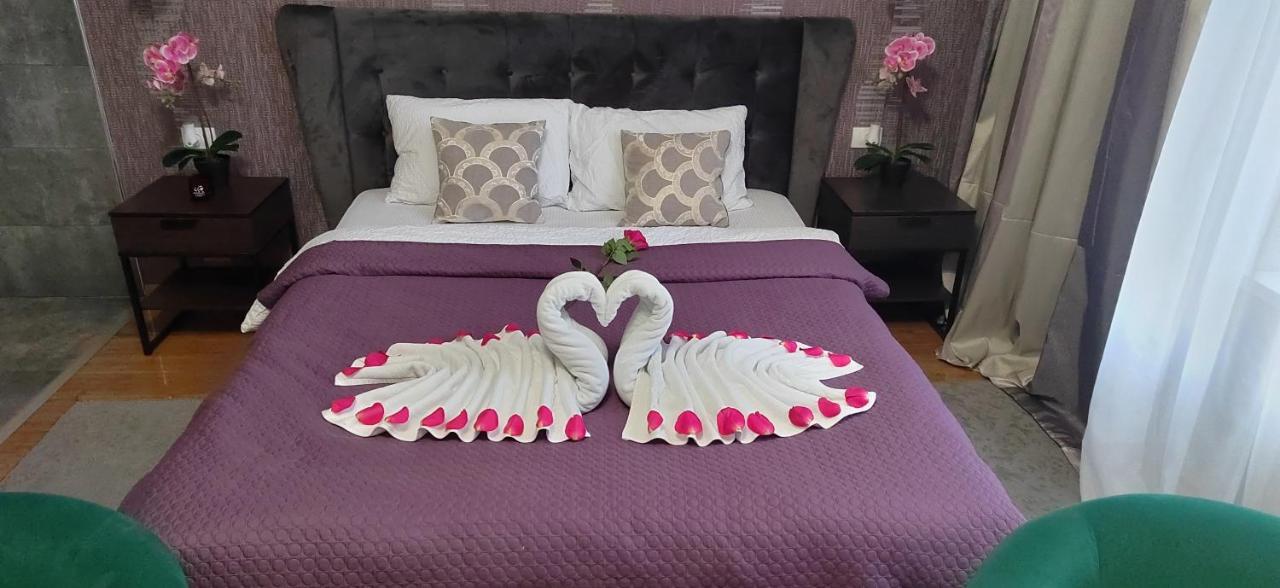 Restoran Orijent 5 Aparthotel Sombor Bagian luar foto