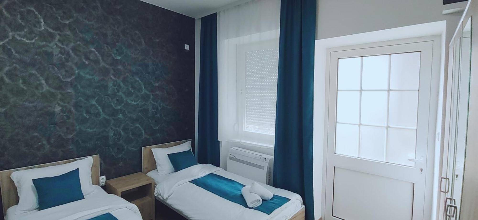 Restoran Orijent 5 Aparthotel Sombor Bagian luar foto